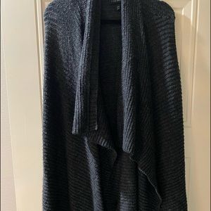 Long sleeveless sweater wrap